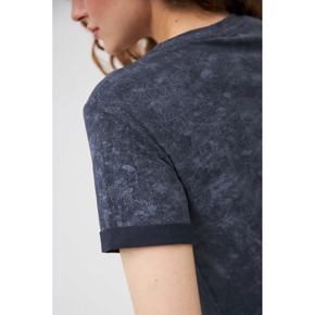 Футболка Wear me жіноча