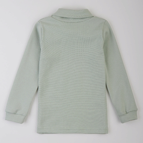 The turtleneck is insulated Lyalya