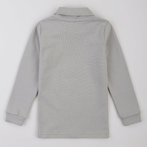 The turtleneck is insulated Lyalya