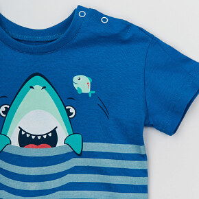 The T -shirt is nursery Lyalya